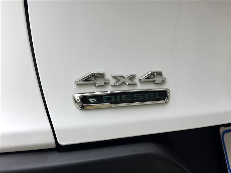 Jeep Cherokee 2,0 103kW 4X4 AC NAVI SENZORY - fotka 37 z 41