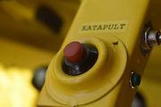 Zde je klakson alias katapult