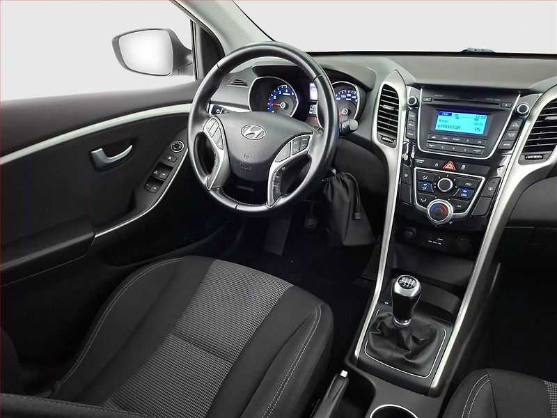 Hyundai i30 (2015) 1.6 MPI, Tempomat - fotka 7 z 17