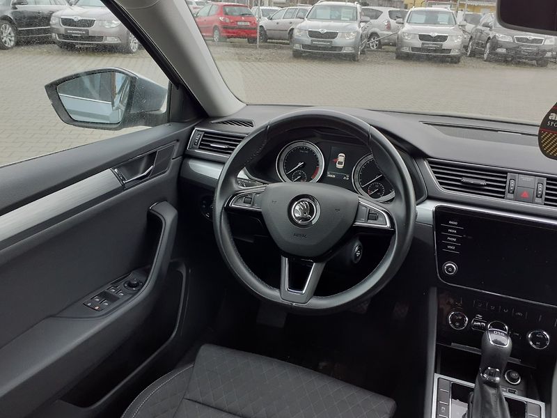 Škoda Superb (2020) 2.0 TDi 140Kw DSG ČR - fotka 8 z 32