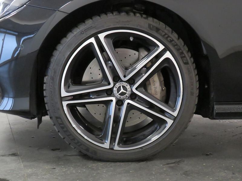 Mercedes-Benz Třídy E - fotka 10 z 27