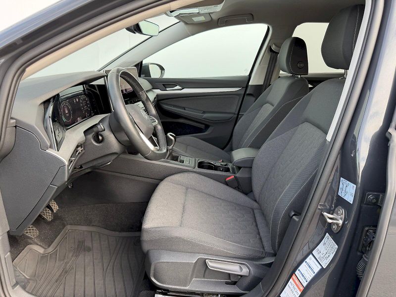 Volkswagen Golf (2024) 1.5 TSI 110kW Life - fotka 5 z 35