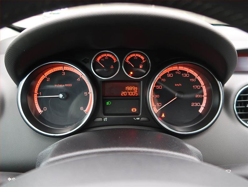 Peugeot 308 (2013) Style 1.6 HDi, Serv.kniha - fotka 11 z 19