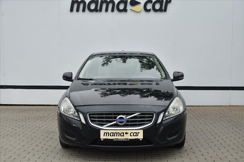Volvo S60 2.0D 120kW MOMENTUM ČR - fotka 2 z 22