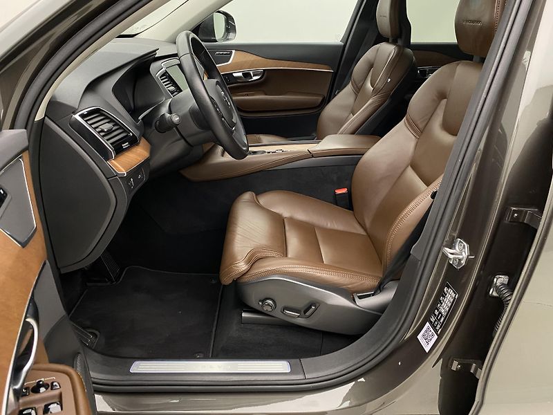Volvo XC90 D5 AWD INSCRIPTION AUT CZ - fotka 3 z 49