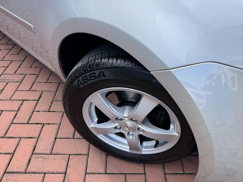 Ford C-MAX (2009) 1.6i Style Digi Klima Tažné Z - fotka 41 z 45