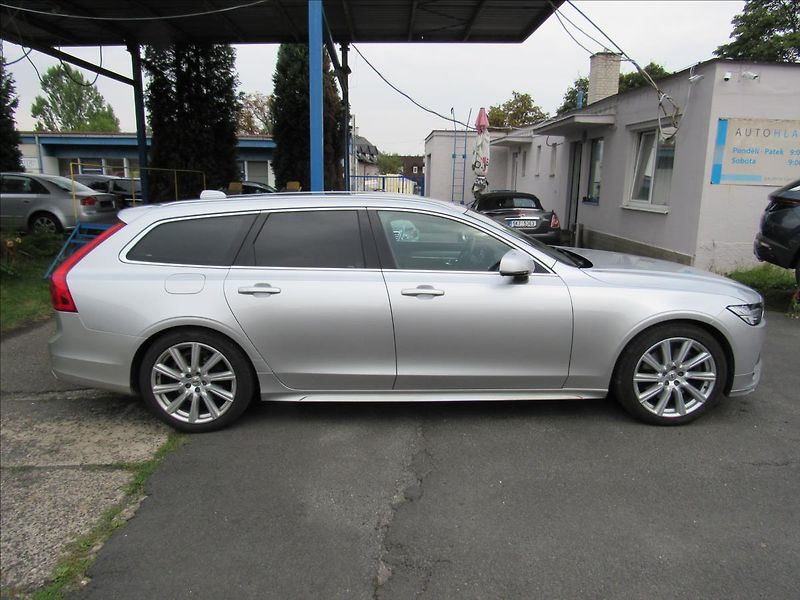 Volvo V90 2,0 D5 173kW AWD Automat - fotka 8 z 33