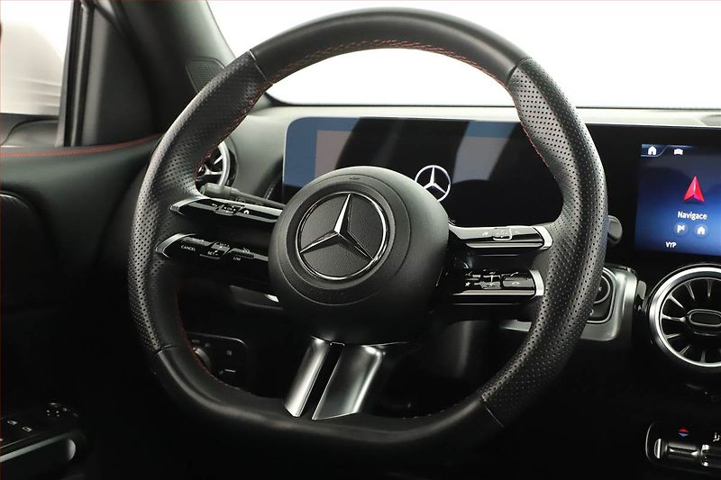 Mercedes-Benz GLB (2024) 200 d 4MATIC - fotka 8 z 21
