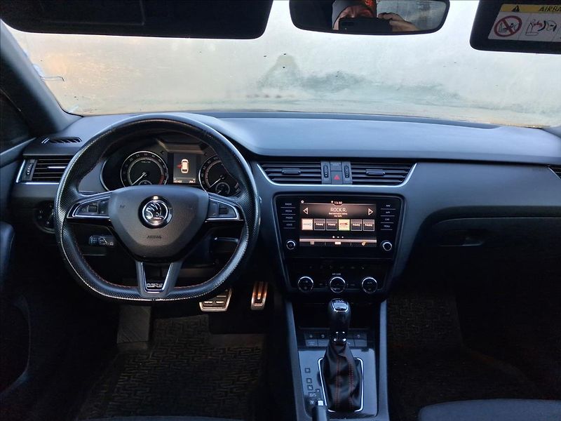 Škoda Octavia 2,0 RS, 4x4, DSG - fotka 10 z 14