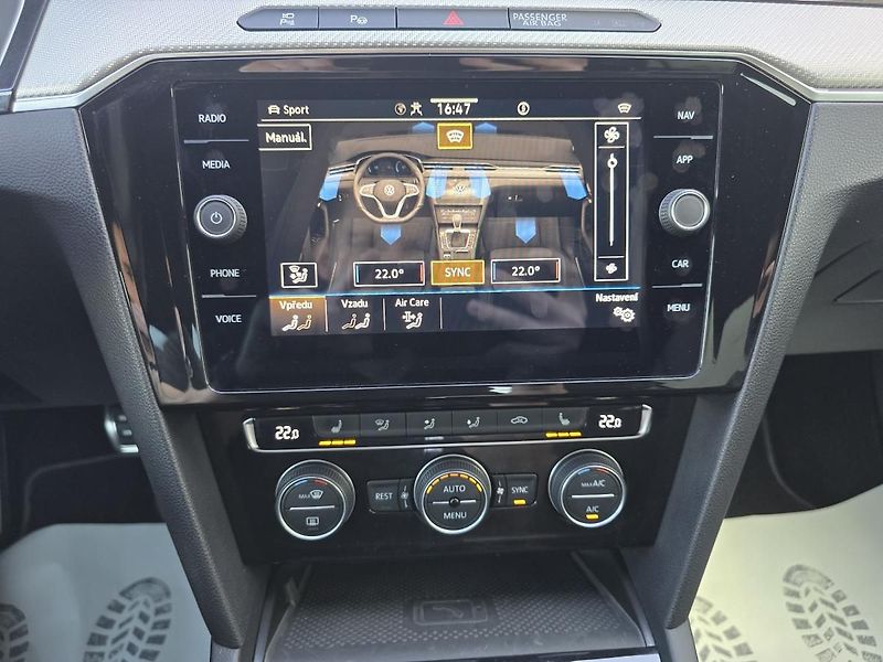 Volkswagen Arteon R-LINE 200kW KŮŽE NAVI KAMERA - fotka 28 z 49
