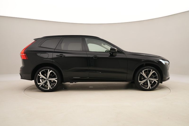 Volvo XC60 B4 AWD DARK PLUS AUT  - fotka 14 z 56