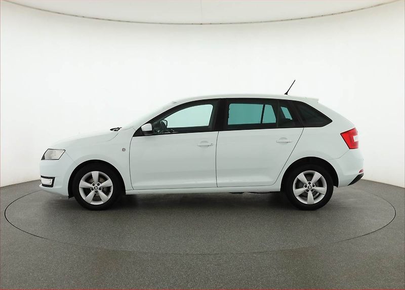 Škoda Rapid (2014) Spaceback 1.2 TSI, ČR,1.maj - fotka 3 z 17
