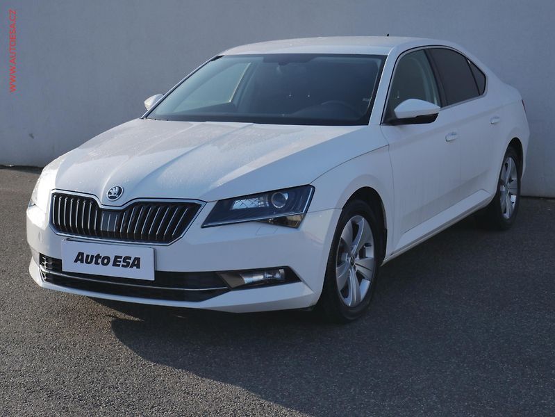 Škoda Superb (2017) 2.0 TDi, ČR, Ambition, bixen - fotka 3 z 25