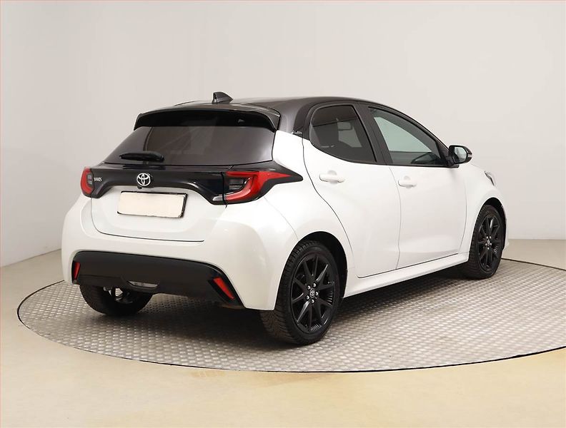 Toyota Yaris (2022) Selection Style 1.5 VVT-i - fotka 5 z 25
