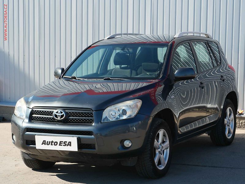 Toyota RAV4 (2007) 2.2 D4-D 4x4, AC, TZ - fotka 3 z 16
