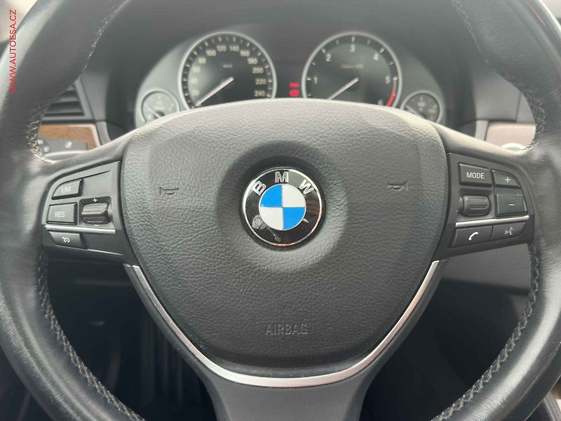 BMW Řada 5 (2013) 2.0 D, AT - fotka 12 z 25