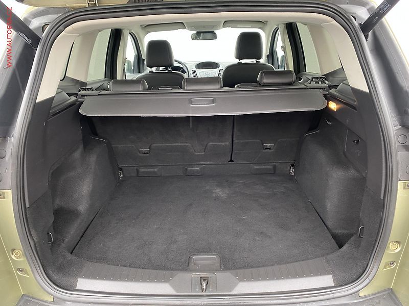 Ford Kuga (2013) 2.0 TDCi 4x4, ČR, Titanium - fotka 7 z 16