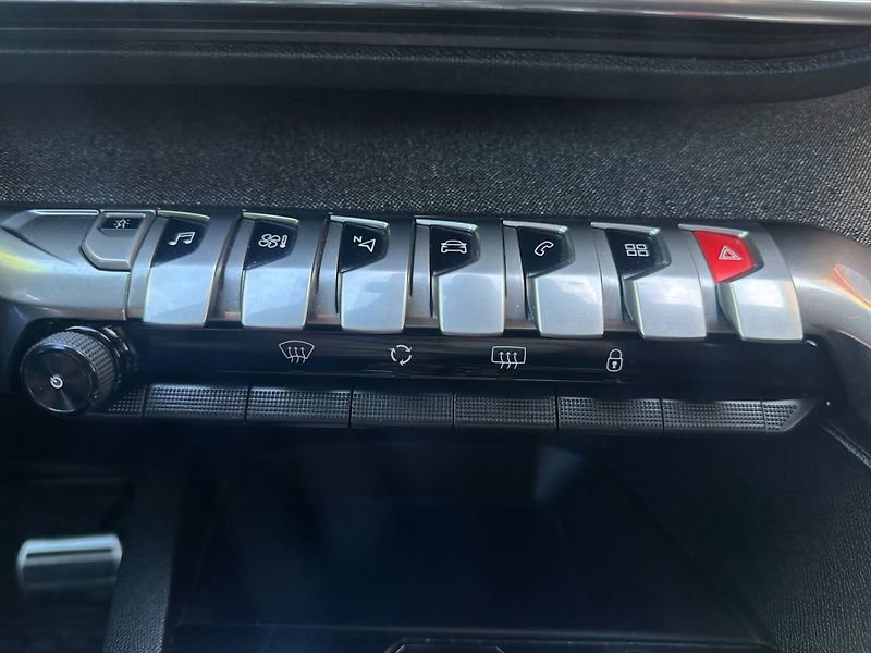 Peugeot 5008 (2018) 1.5HDi 96KW/GTLINE/7MÍST/1MAJ - fotka 44 z 46