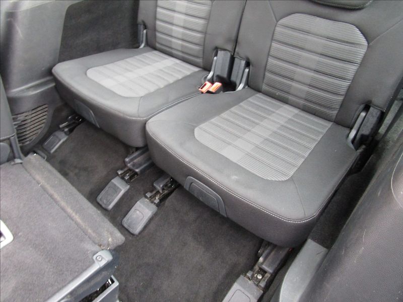 Ford Galaxy 1.5 EcoBoost, aut. Klima, 7 mí - fotka 32 z 46
