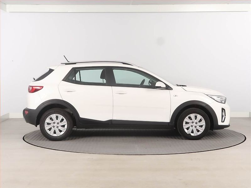 Kia Stonic (2023) 1.2 DPI, Serv.kniha, Tempomat - fotka 6 z 16