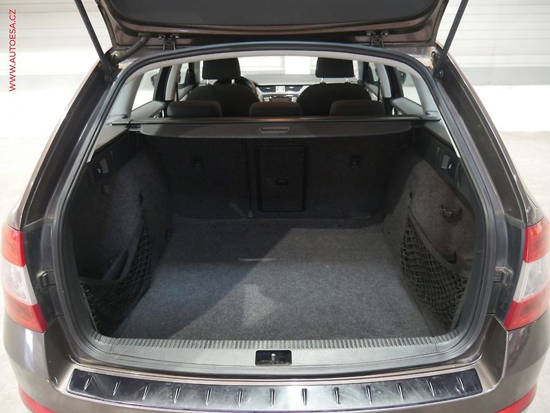 Škoda Octavia (2014) 2.0 TDi, ČR, DSG - fotka 7 z 19
