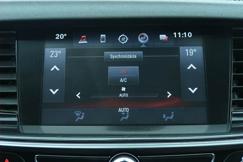 Opel Insignia (2017) 1.5 Turbo, Serv.kniha, Kůže - fotka 16 z 25
