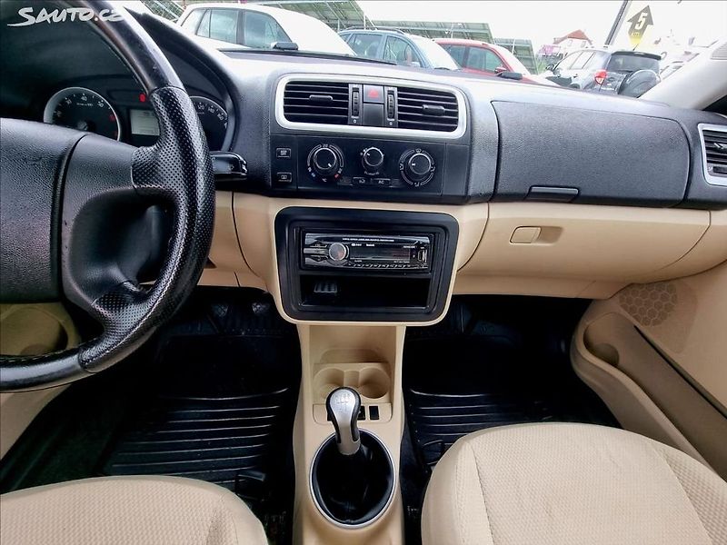 Škoda Roomster (2007) 1,2 12V HTP Com - fotka 15 z 22