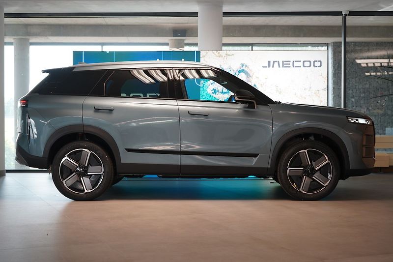 Jaecoo 7 1.6 T-GDI AWD DCT EXCLUSIVE - fotka 5 z 34