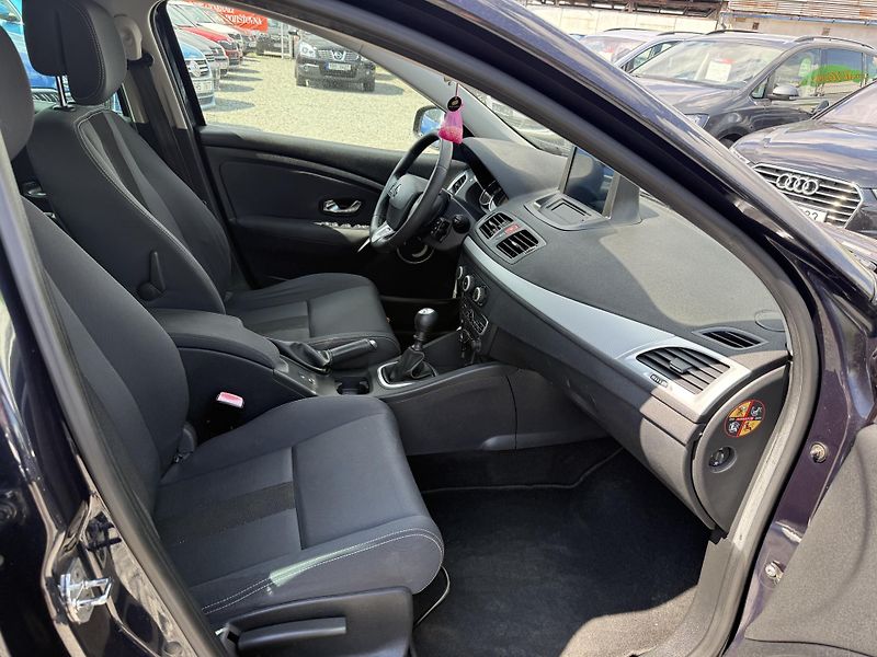 Renault Mégane 1.4 TCe  - fotka 10 z 13