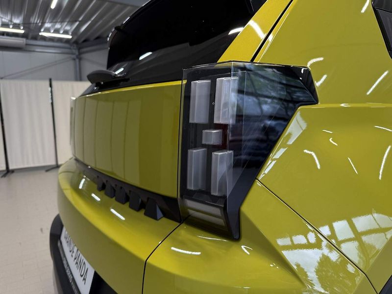 Fiat Grande Panda (2026) La Prima 1.2 Turbo 100k - fotka 15 z 17