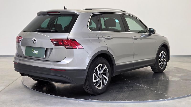 Volkswagen Tiguan - fotka 4 z 6