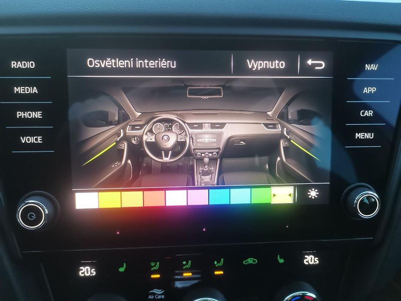 Škoda Octavia 2,0TDI DSG 110kW ACC STYLEPLUS - fotka 80 z 87