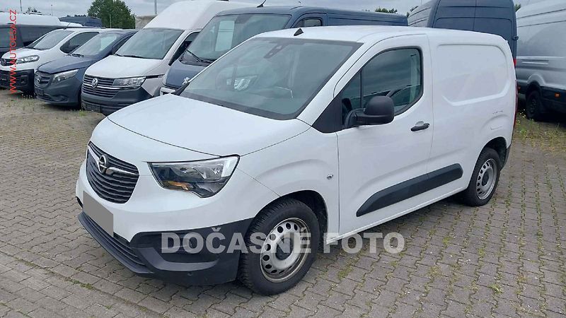 Opel Combo (2022) 1.5CDTi, Edition, navi, AC - fotka 2 z 7