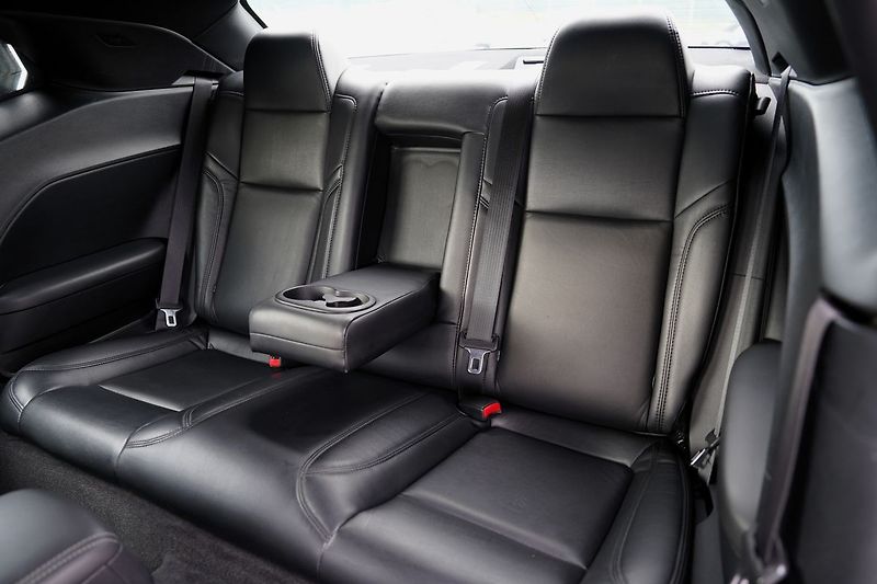 Dodge Challenger 3.6 V6 SXT Plus/kůže/automat - fotka 28 z 35