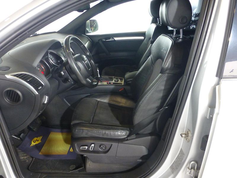 Audi Q7 (2010) 3,0TDI*XENONY**NAVI**VZDUCH** - fotka 10 z 28