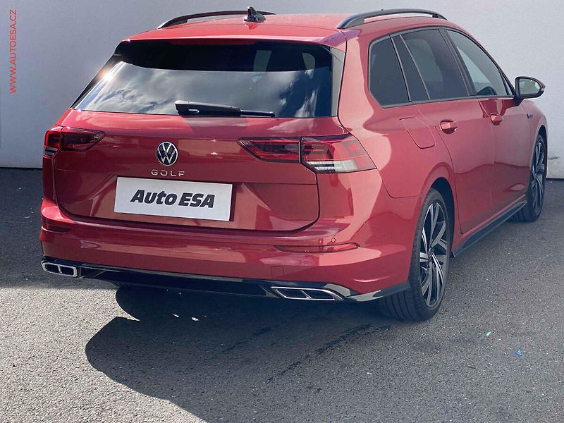 Volkswagen Golf (2023) 1.5 TSi, ČR, LED, navi, park - fotka 4 z 19