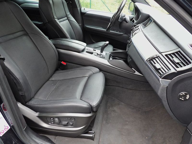 BMW X6 M50d LED HUD Softclose ČR - fotka 22 z 32