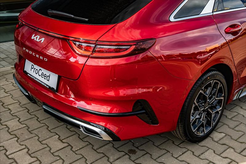 Kia ProCeed 1,5 T-GDi GPF  GT LINE PLUS - fotka 9 z 23
