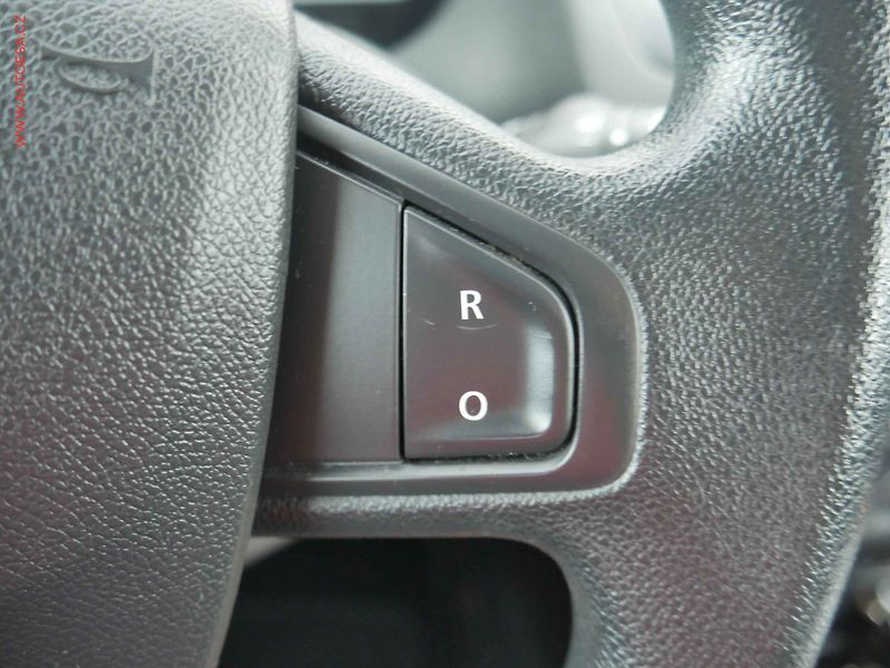 Renault Mégane (2010) 1.6i, ČR, autoAC, temp - fotka 14 z 15