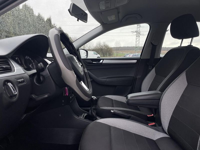 Škoda Rapid (2017) 1.0 TSI 70 KW AMBITION - fotka 11 z 17