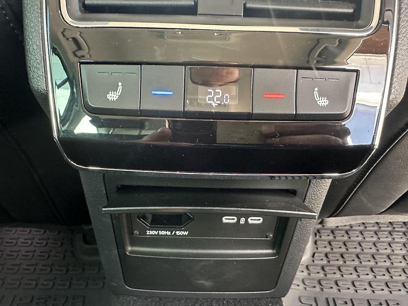 Škoda Superb (2022) Combi L&K DSG 4x4 2,0TDi 147kW - fotka 22 z 24