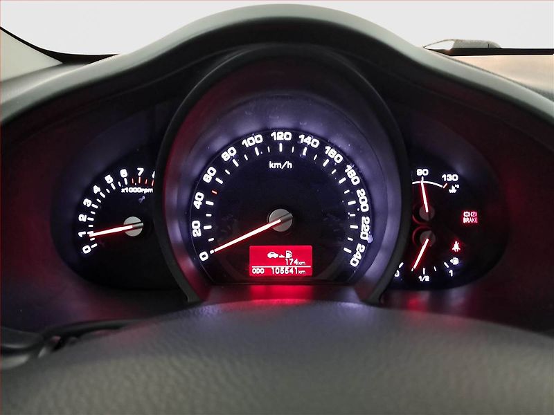 Kia Sportage (2012) 1.6 GDI, Serv.kniha, Navi - fotka 11 z 15