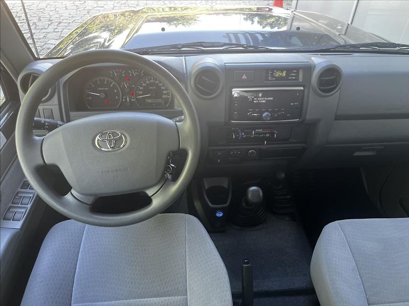Toyota Land Cruiser GRJ76 4,0 V6 5MT - fotka 16 z 33