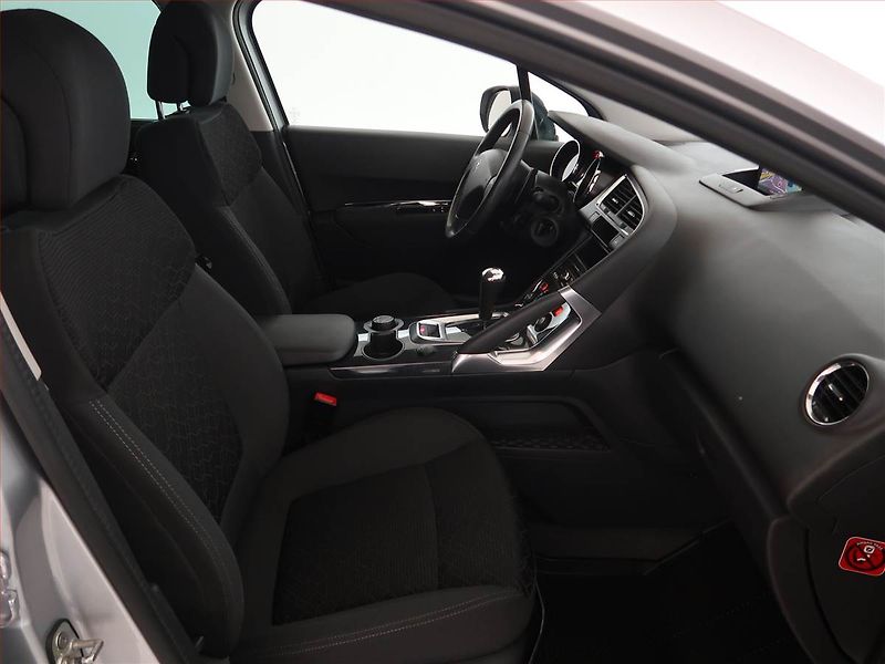 Peugeot 3008 (2014) 1.6 HDi, Automat, Navi - fotka 9 z 24