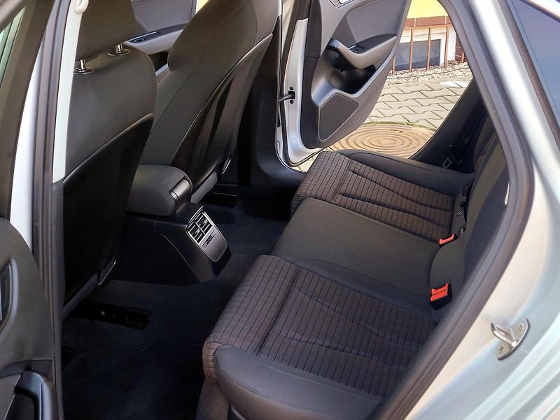 Audi A3 TFSi 103kW Limo,FULL LED - fotka 18 z 44