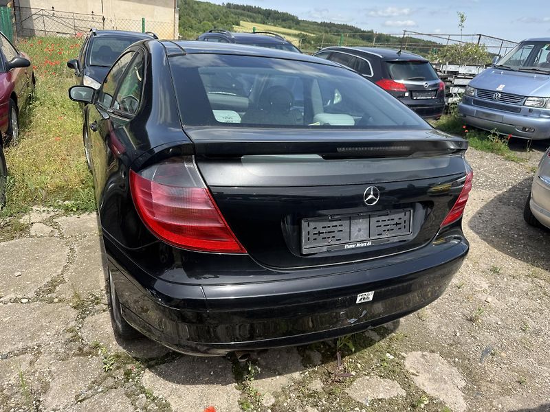 Mercedes-Benz Třídy C (2001) 2.0 95kw - fotka 5 z 17