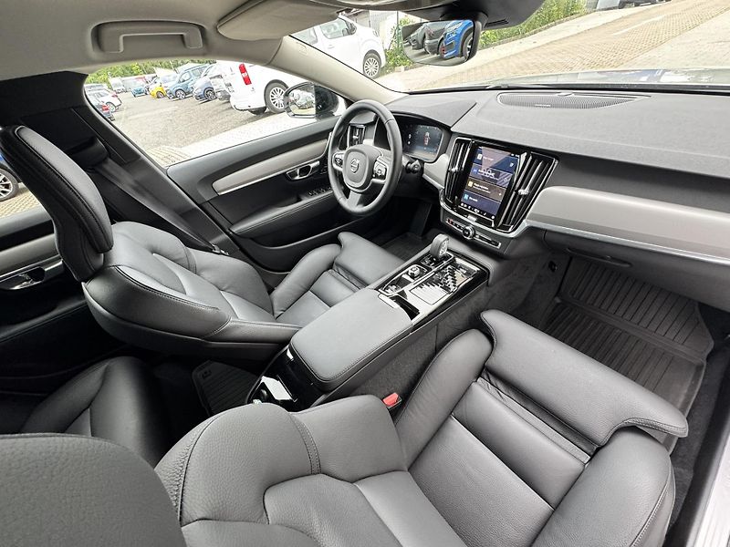 Volvo V90 T6 AWD PLUS DARK // 360 // TZ  - fotka 17 z 50