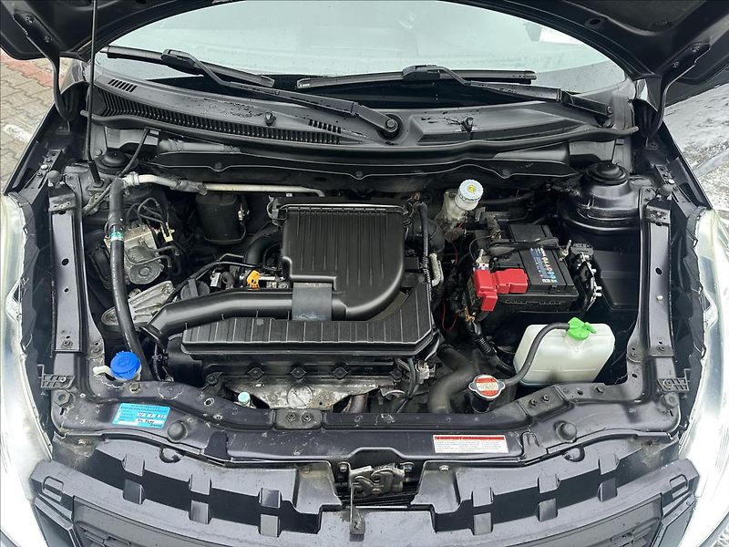 Suzuki Swift 1,2 4x4 1.majitel - fotka 11 z 26