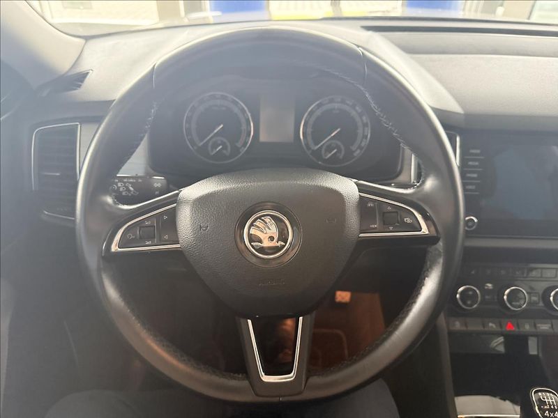 Škoda Kodiaq 2,0   TDI,4x4,SERVISKA,ČR,1.MA - fotka 13 z 26