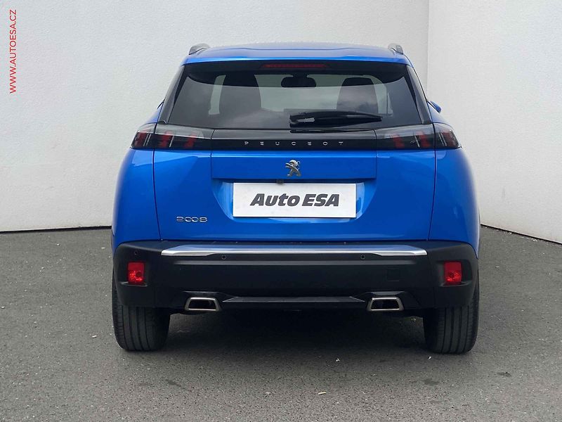 Peugeot 2008 (2021) 1.2 PT, 1.maj,ČR, Allure, AT - fotka 5 z 18